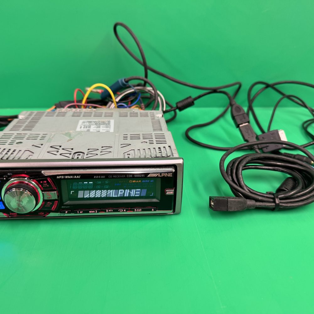 Alpine Car Radio Stereo Cd Player Model Cde-9882Ri rear USB Aux in