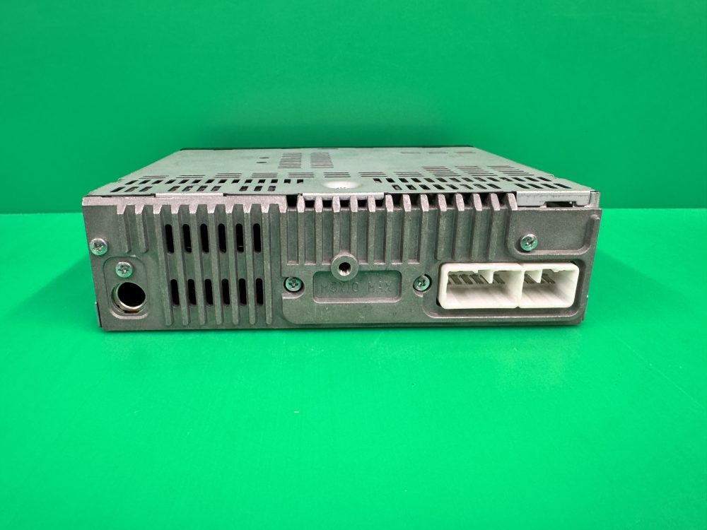 Toyota TF4001 Oem radio cassette head unit 38410 - Image 3
