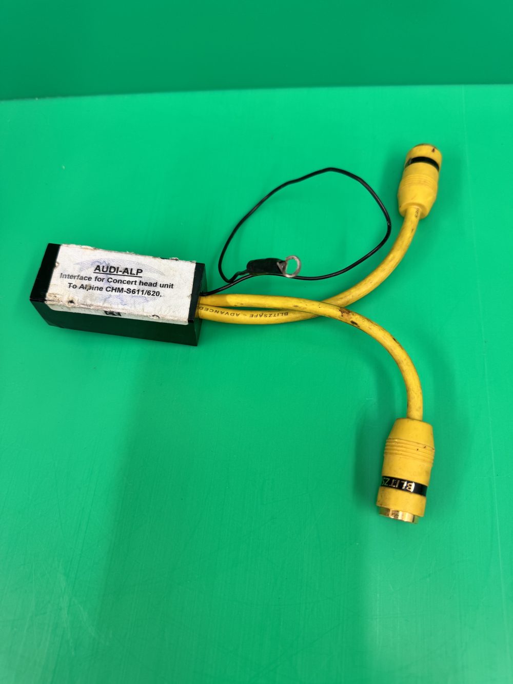 Audi cd changer adapter lead to Alpine M-Bus changer convertor 