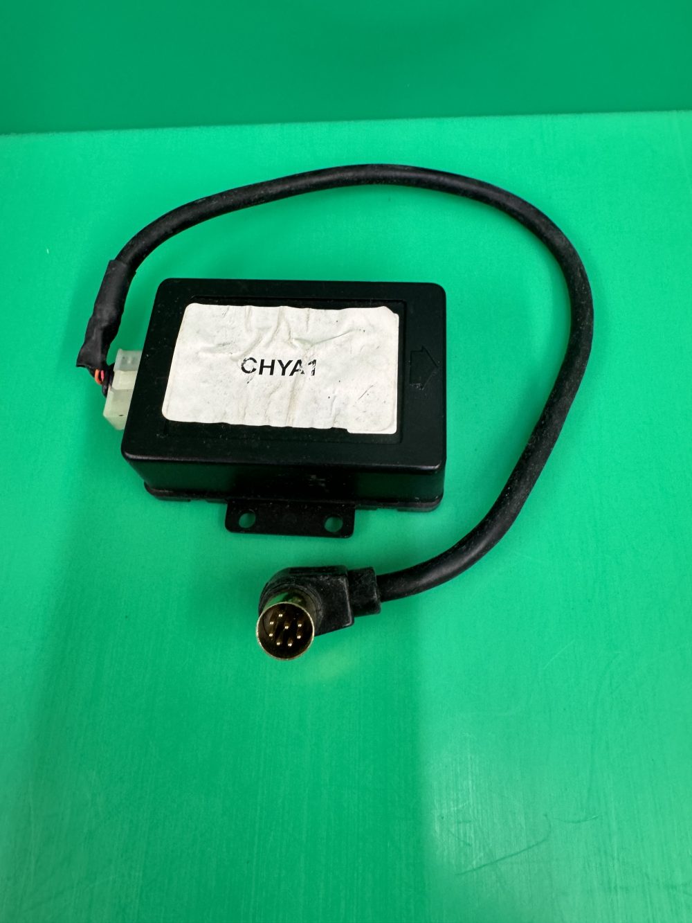 Chrysler cd changer adapter lead to Alpine M-Bus changer convertor 
