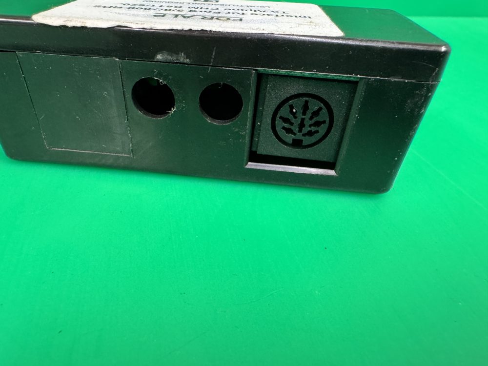 Ford cd changer adapter lead to Alpine M-Bus changer convertor  - Image 4