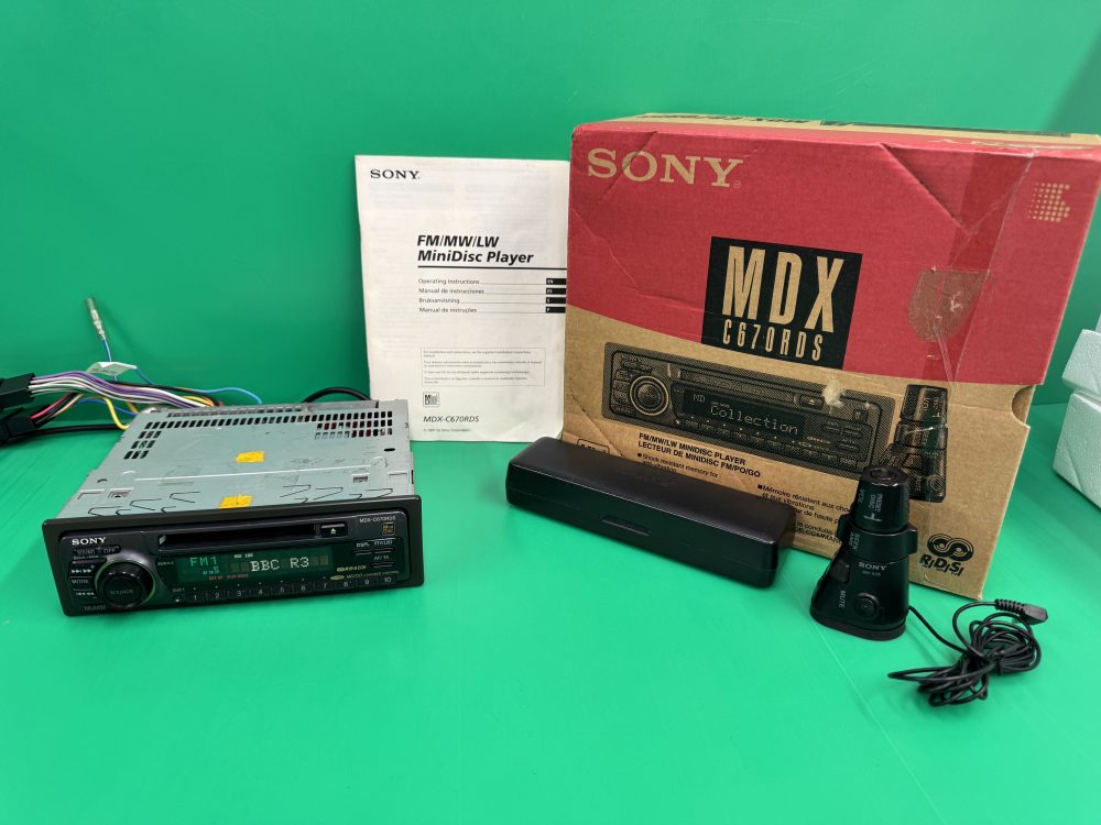 Sony Mdx-C670rds Car Radio Stereo Mini-Disc Player boxed with remote commander