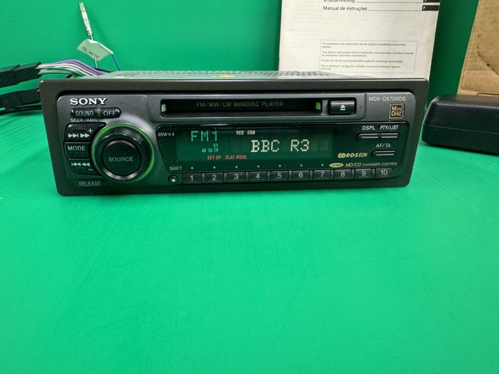 Sony Mdx-C670rds Car Radio Stereo Mini-Disc Player boxed with remote commander - Image 3