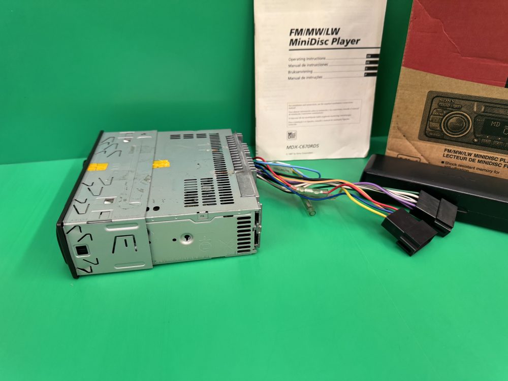 Sony Mdx-C670rds Car Radio Stereo Mini-Disc Player boxed with remote commander - Image 6
