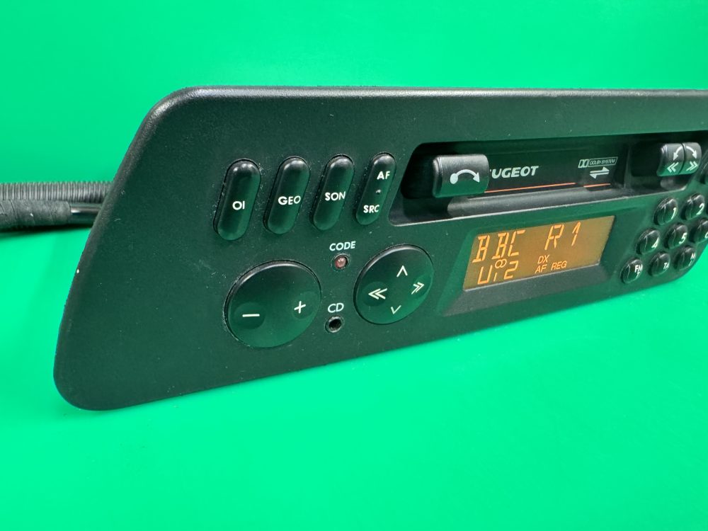 Old Classic Peugeot 306 Blaupunkt Car Radio Cassette Player Aux in With Code - Image 3
