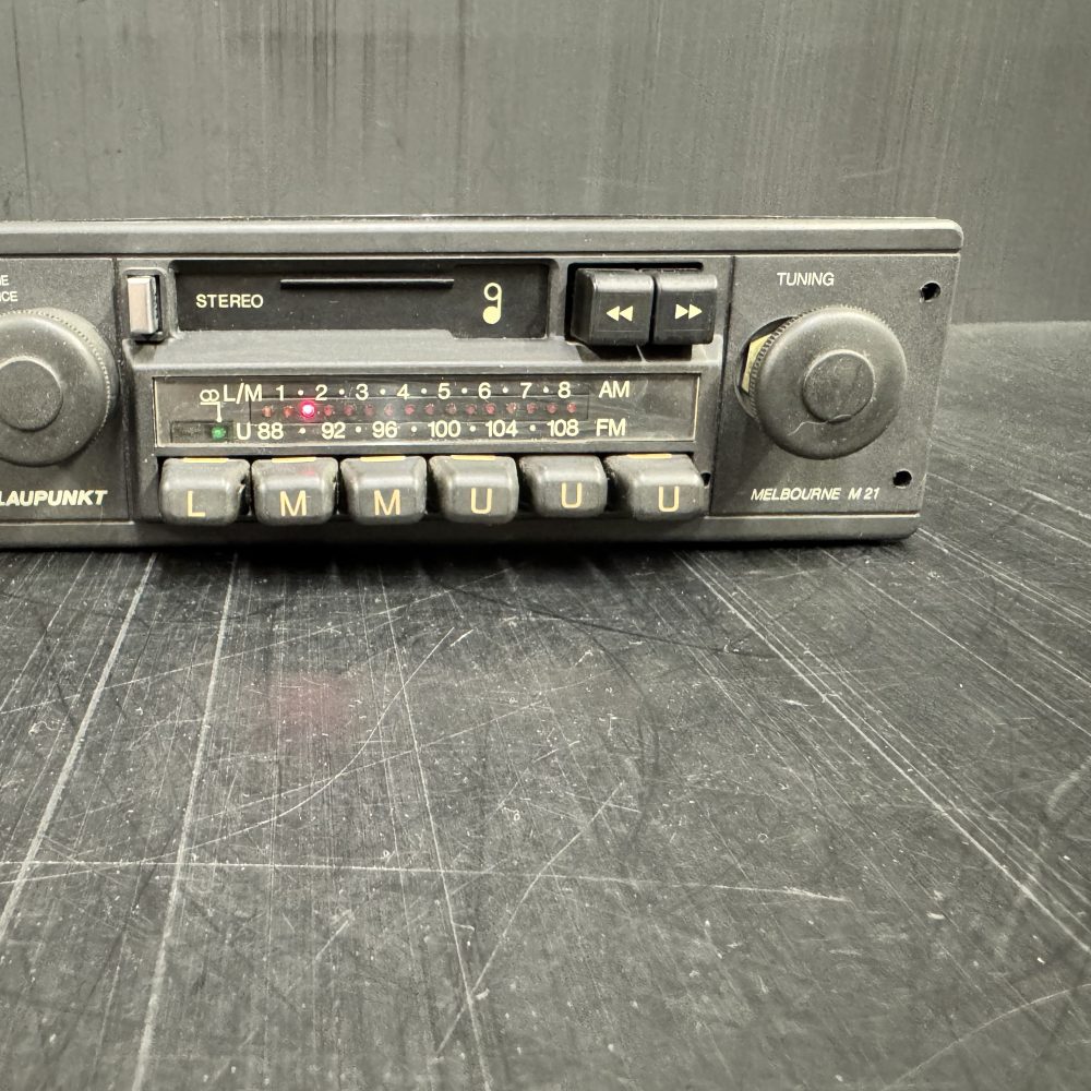 Blaupunkt Melbourne M21 old car radio player spindle type model Very Rare