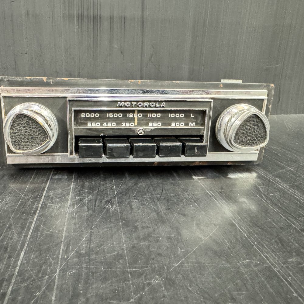Motorola Model No 114 old car radio player spindle type model Very Rare