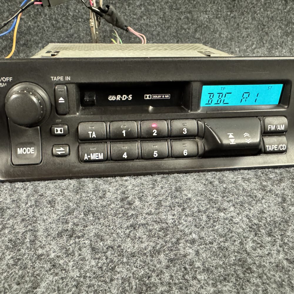 JAGUAR DAIMLER CLARION RADIO CASSETTE PLAYER model AJ9500r