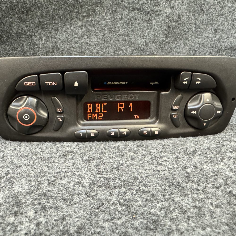 Old Classic Peugeot 206 Car Radio Cassette Player With Code Blaupunkt T1 Low