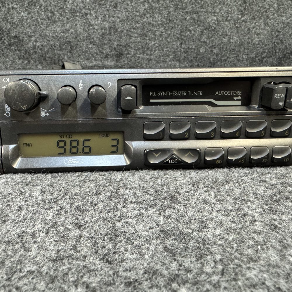 Ford Original Upgrade Radio Cassette Fiesta Escort Rare model ERC745R