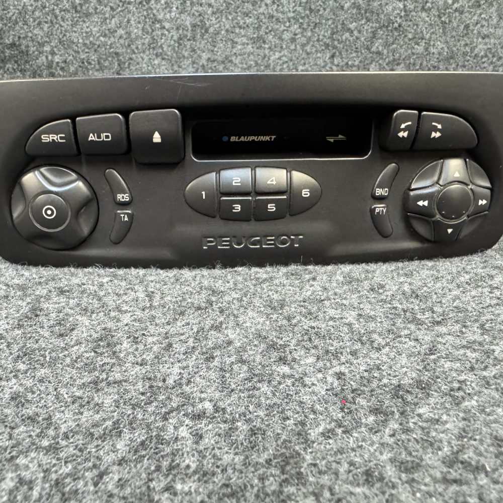 Old Classic Peugeot 206 Car Radio Cassette Player With Code Blaupunkt T1 Niv2