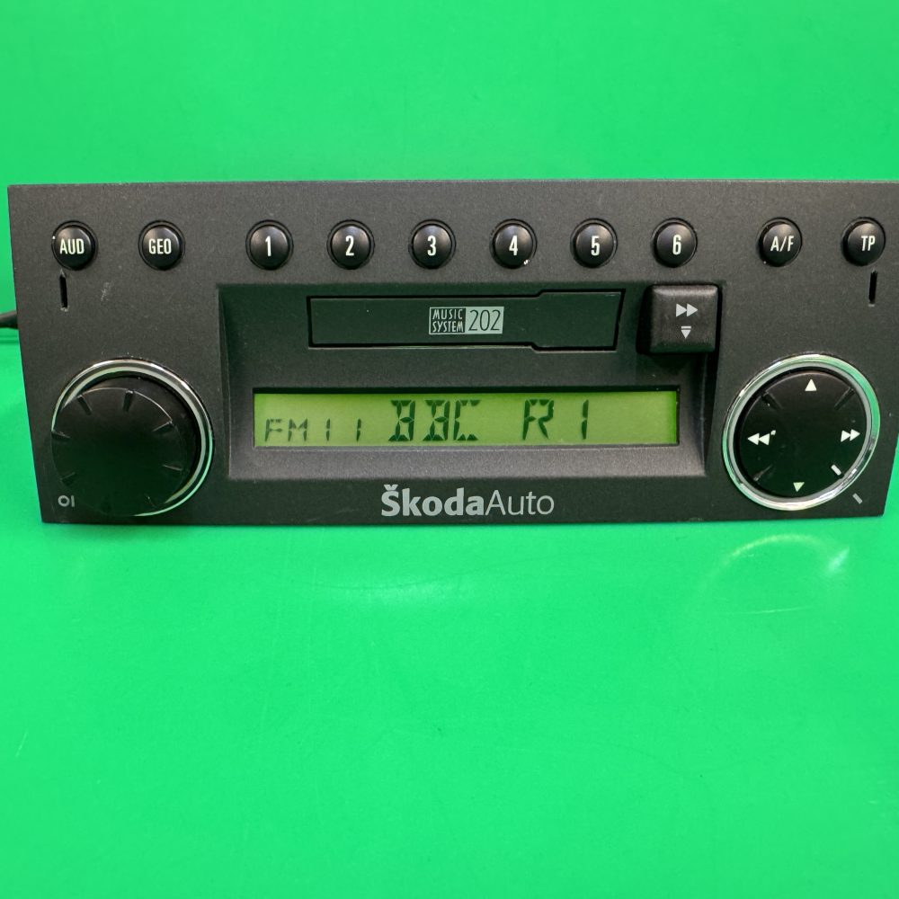 Skoda Fabia Music System 202 Original Car Radio Cassette Player