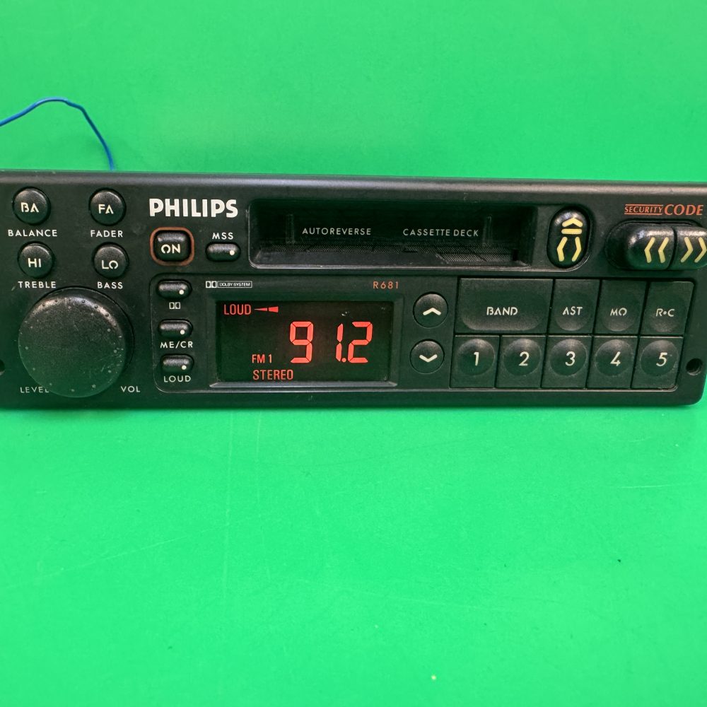 Austin rover Philips R681 old car radio cassette player with code