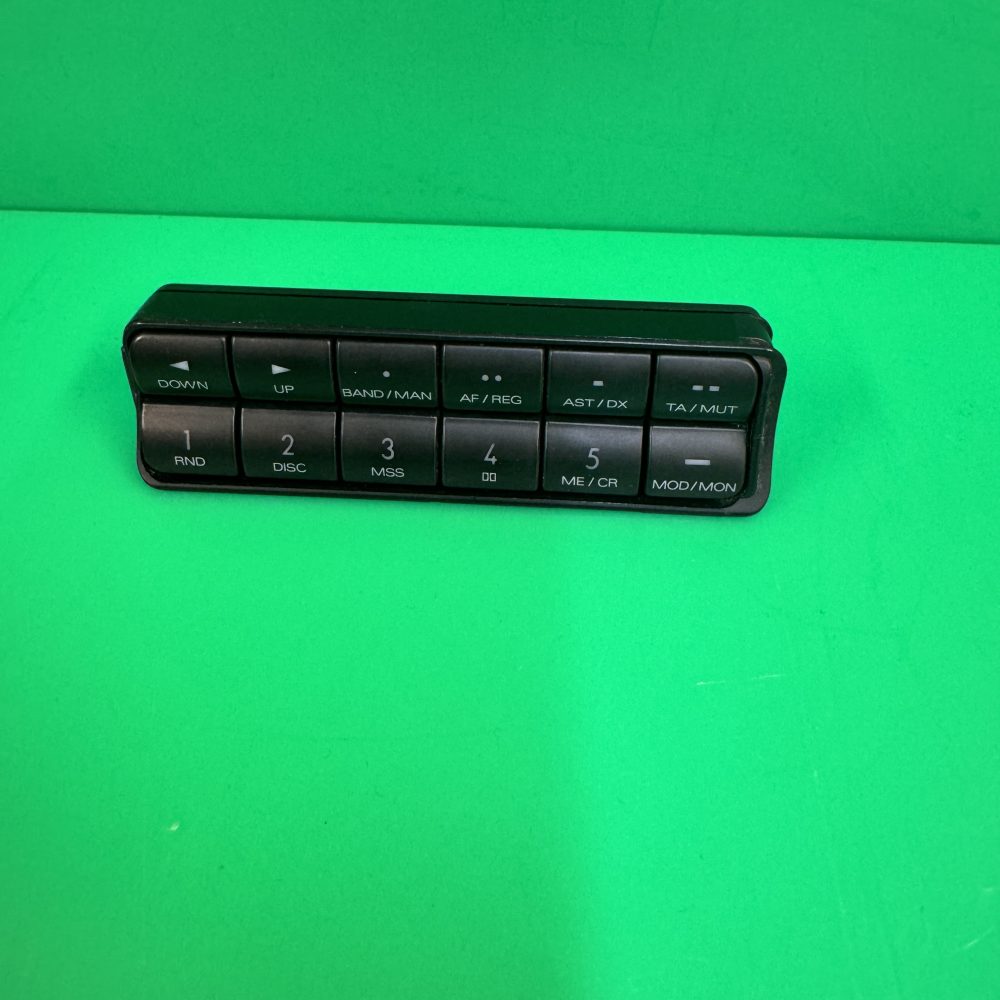 Fiat Punto car radio front panel keypad