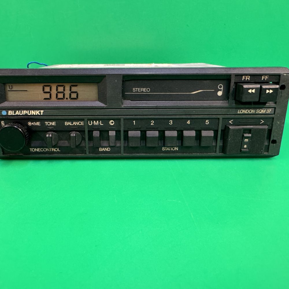 Blaupunkt London SQM 37 old retro car radio cassette player