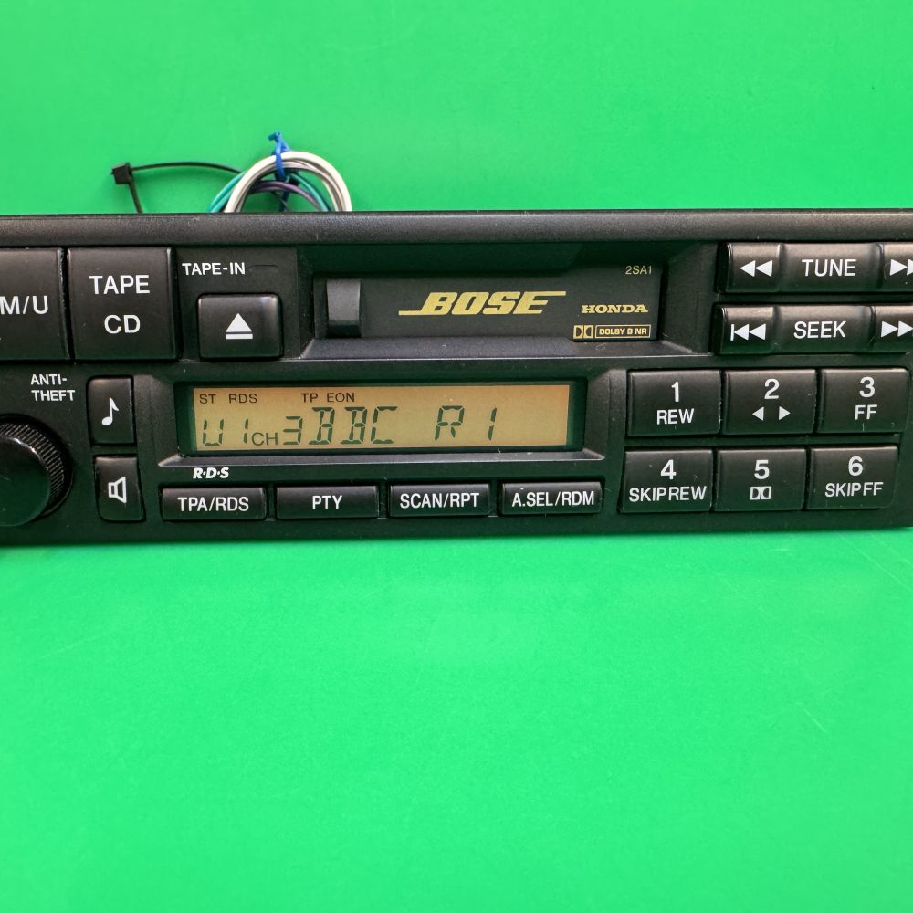 Honda Bose old car radio cassette player with code model CM839RO