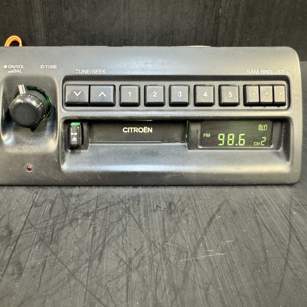 Old Classic Citroen Car Radio Cassette Player With Code Clarion Pu-9637a