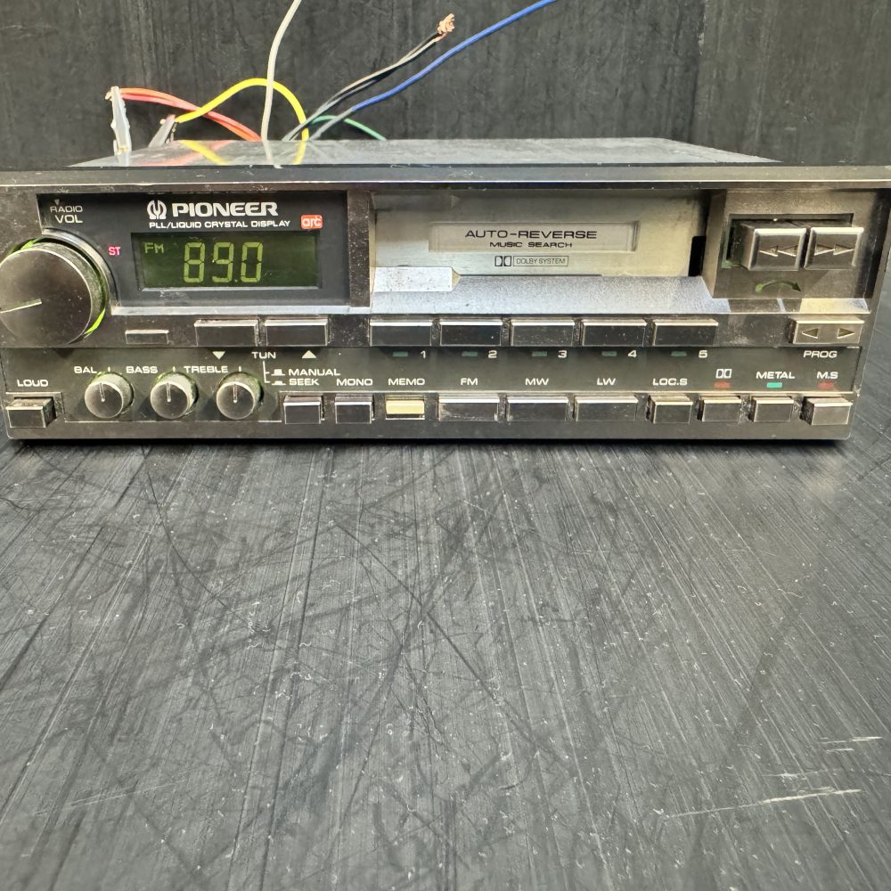 Pioneer old car radio cassette Ke-8300 Classic Silver front